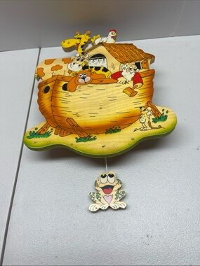 Kids Wooden Noah's Ark Wall Decor - Plays music. New in box
